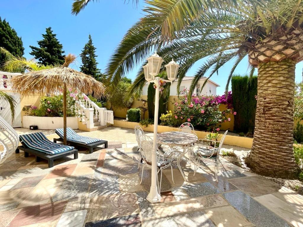 Villa Eva Asiana Guesthouse With Shared Pool Benissa Kültér fotó